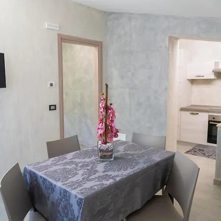 Della Posta Hotel 4*