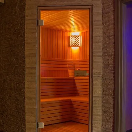 Della Posta Hotel 4*